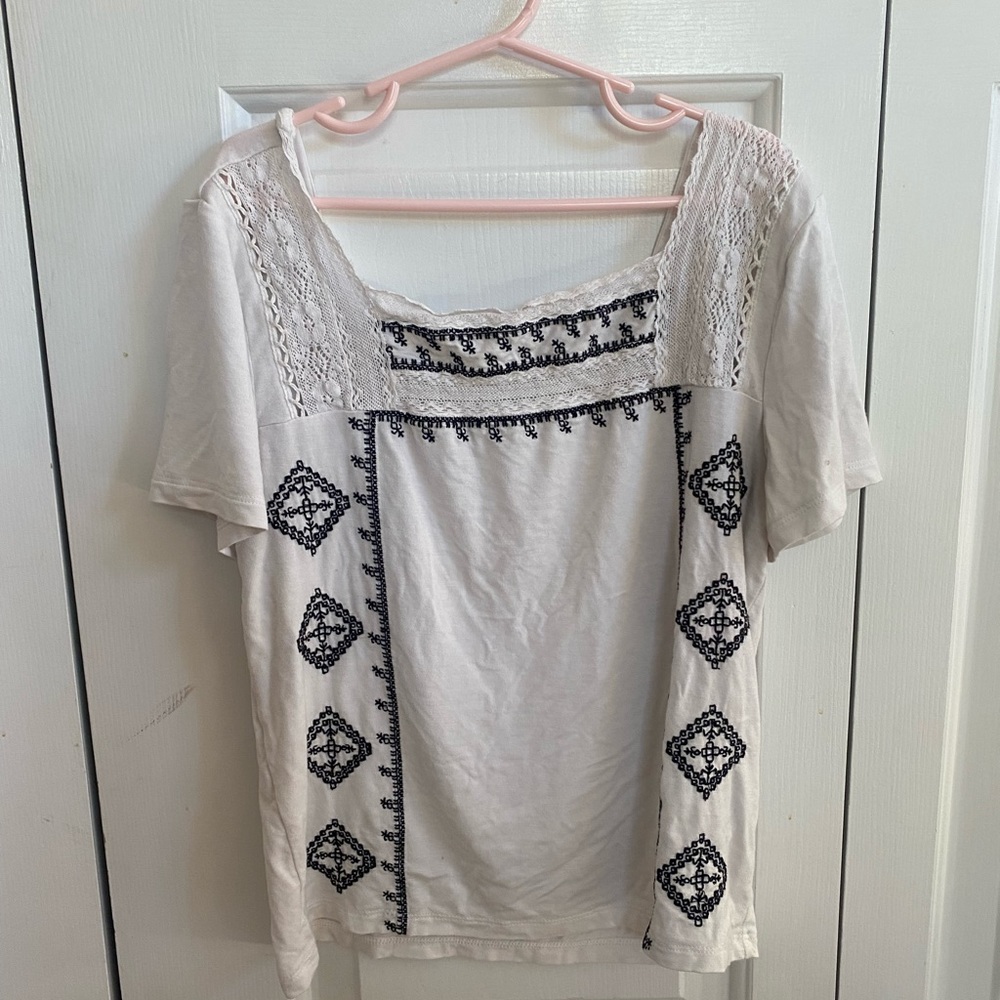 White and Black Cotton Top